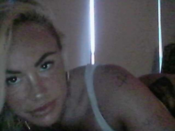 Millisa13 webcam model stream image