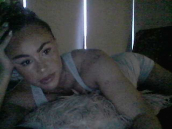 Millisa13 webcam model stream image