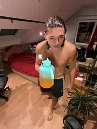 Hello_joe010 webcam model stream image