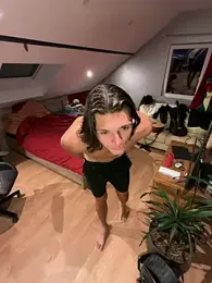 Hello_joe010 webcam model stream image