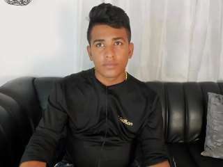 dylan-kisss webcam model stream image