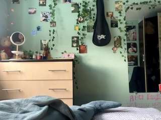 alodiecharton webcam model stream image