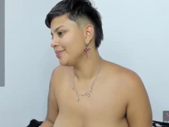 angel_smile18 webcam model stream image