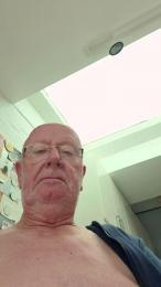 robert42 webcam model stream image