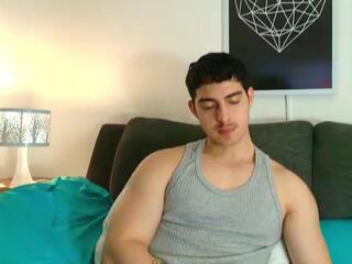 Thom Roger webcam model stream image