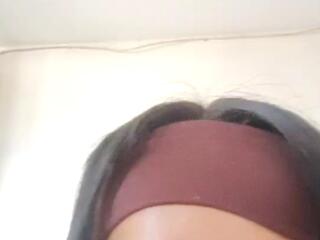 Savannah Luna webcam model stream image