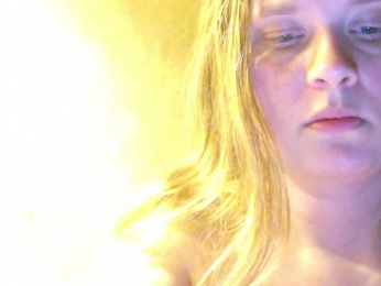 Frummi webcam model stream image