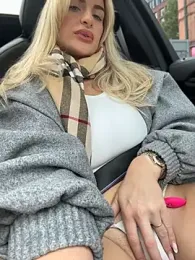 BIGTITBLONDEUK webcam model stream image
