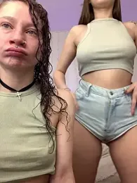 HotCaramellsTV webcam model stream image