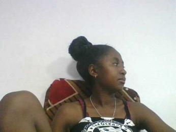 Marinah1a webcam bongacams model stream image