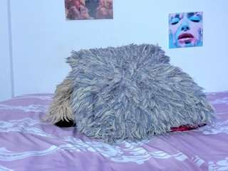 mia-purplee webcam camsoda model stream image