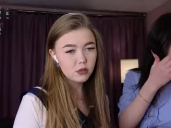 berry_bloom webcam model stream image