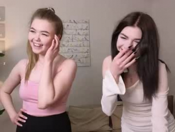 berry_bloom webcam model stream image