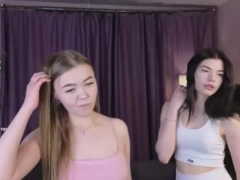 berry_bloom webcam model stream image