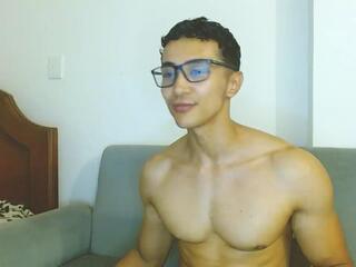 Alejandro Santiago webcam model stream image