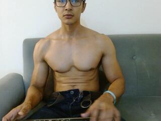Alejandro Santiago webcam model stream image