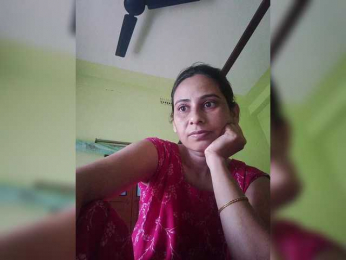 Pakhi webcam model stream image