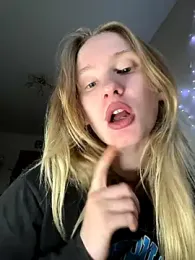 saint_cat25 webcam model stream image