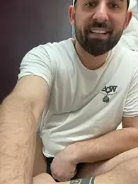 Shots_of_sperm webcam model stream image