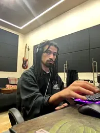 FavelaDaddyCum webcam model stream image