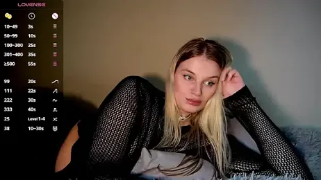 shiny_bunnyyy webcam model stream image