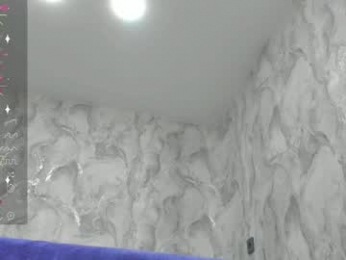 _miss_strawberry_ webcam model stream image
