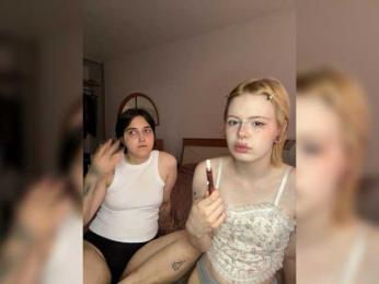 MiaAndAlicee webcam model stream image