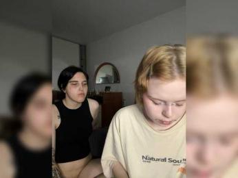 MiaAndAlicee webcam model stream image