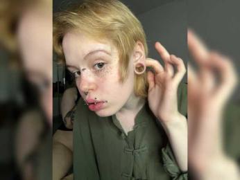 MiaAndAlicee webcam model stream image