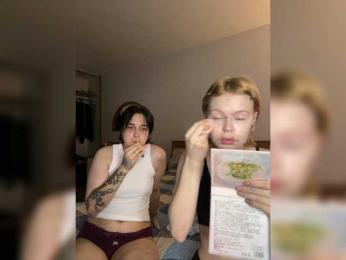 MiaAndAlicee webcam model stream image
