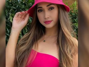 AnasmithWilson webcam model stream image