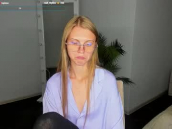 phoebepaw webcam model stream image