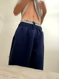 HitShelf webcam model stream image