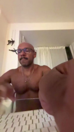 Mad45_ webcam model stream image