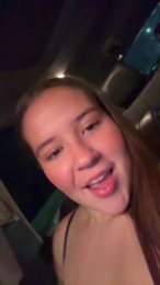 Corallune webcam model stream image