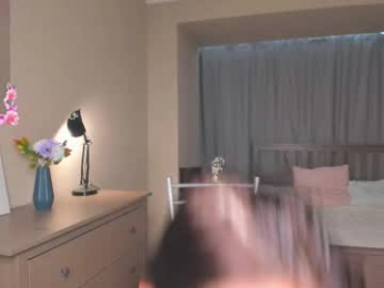 synne_glows webcam model stream image