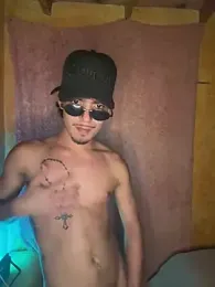 Cuteathleticboys webcam model stream image