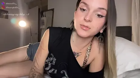misschloe__ webcam model stream image