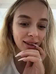 enjoy_my_beauty webcam model stream image