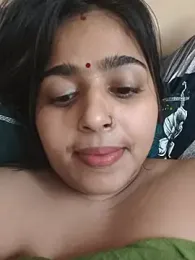 Cute-Simmi69 webcam stripchat model stream image