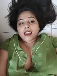 Cute-Simmi69 webcam stripchat model stream image