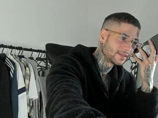 James Leeandros webcam model stream image