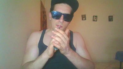 FrankieBully webcam model stream image