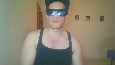 FrankieBully webcam model stream image