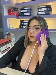 isabella_horney_ webcam model stream image