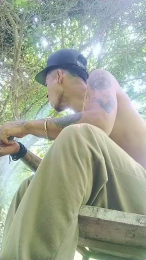 latin_master1 webcam model stream image