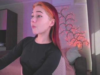 Cute1yoga webcam model stream image