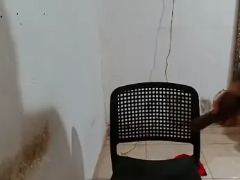 Leonino231 webcam model stream image