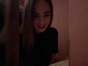 Polichkaaaa webcam model stream image
