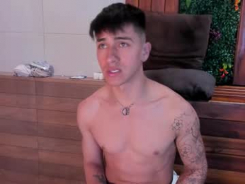 andyjoy_ webcam model stream image